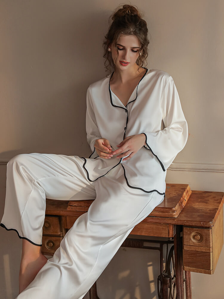 22 Momme Wavy Hem Long Sleeve Chic Silk Pajama Set for Women