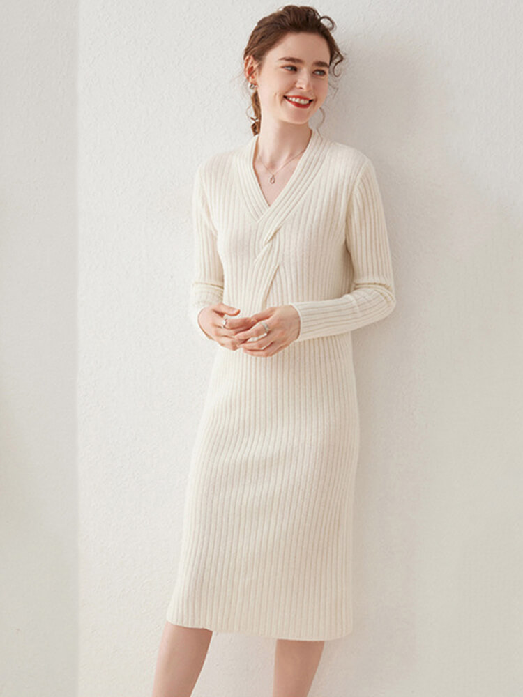 Elegant Ribbed V-Neck Long Sleeve Midi Cashmere Sweater Dress