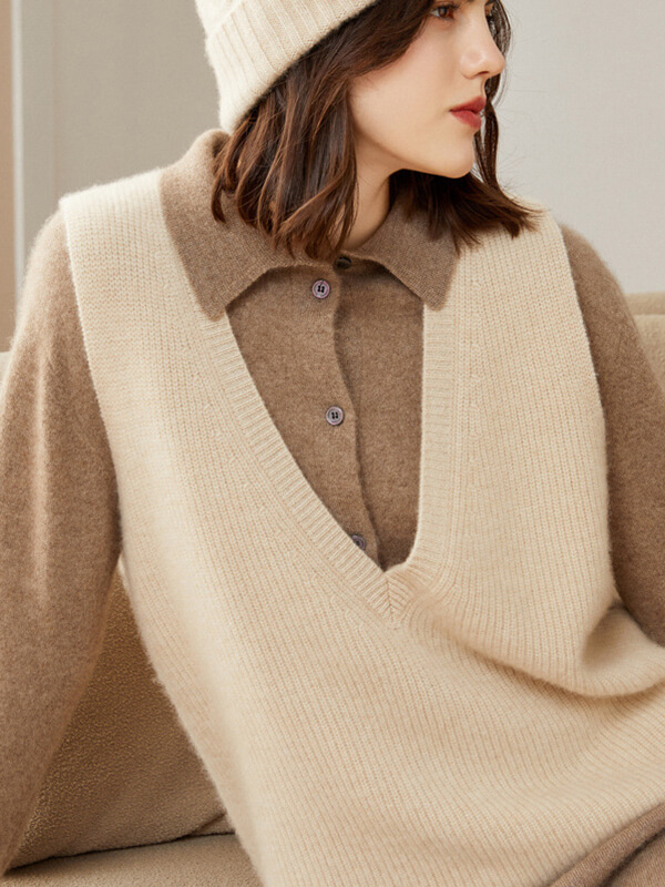 Louis Vuitton Black sleeveless cashmere-silk blend sweater vest - size M  Viscose ref.987138 - Joli Closet